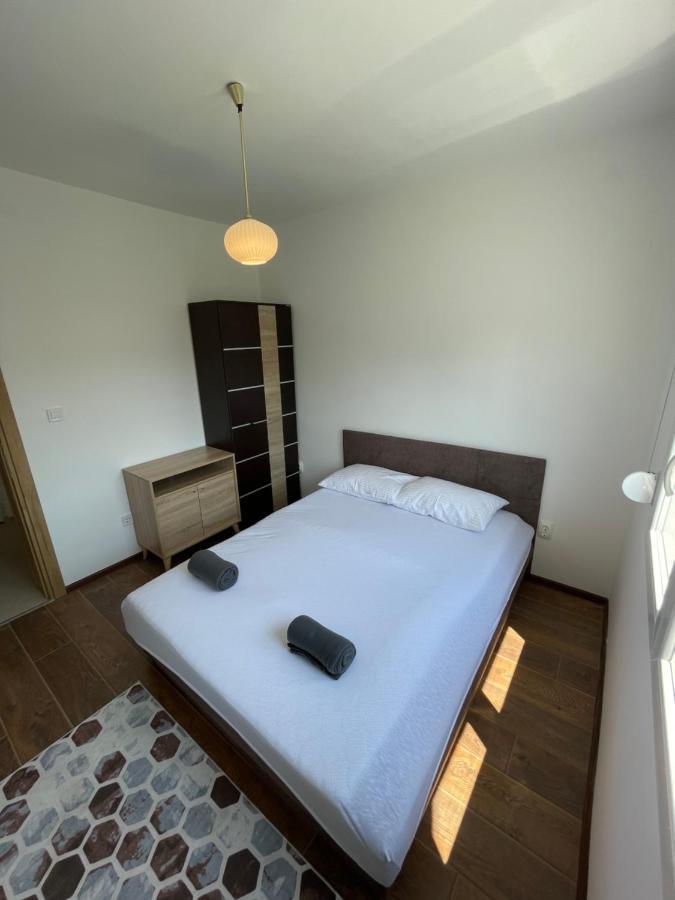 Entire 1-Bedroom Apartment With Free Parking Podgoriçe Dış mekan fotoğraf